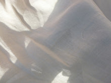 Load image into Gallery viewer, Very Fine  Linens