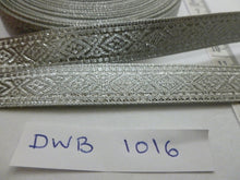 Load image into Gallery viewer, Diamond Braids