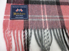 Load image into Gallery viewer, Pure Wool Scarfs
