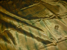 Load image into Gallery viewer, Tie Dye Silks.
